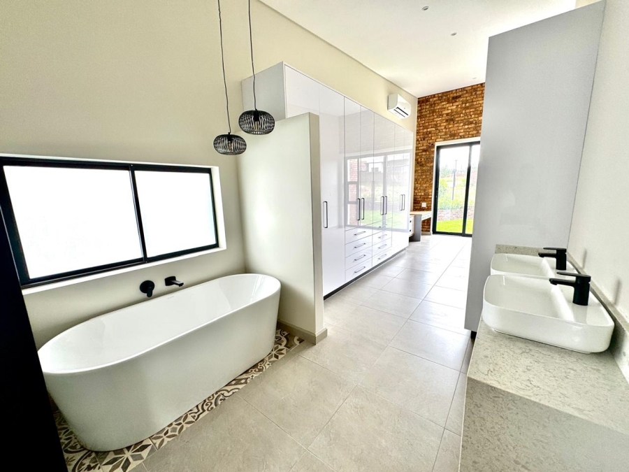 3 Bedroom Property for Sale in Helderzicht Eco Estate North West